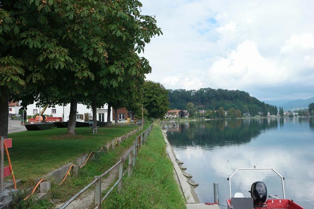 Der Dorfeingang von Wallbach von Mumpf her mit Blick flussabwärts in Richtung Norden. Foto: Philippe Hofmann