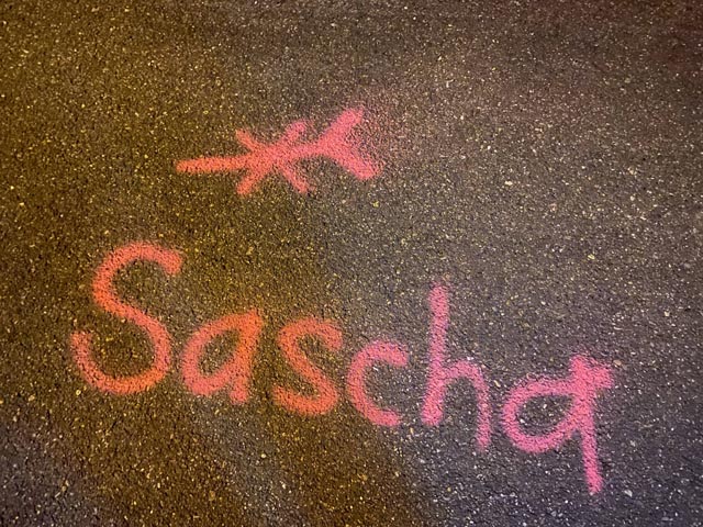 Durch die Sprayereien entstand erheblicher Sachschaden. Foto: Polizei