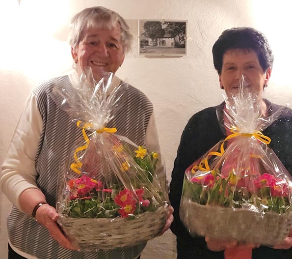 Für 20 Jahre Mitgliedschaft geehrt: Ursula Meier (links) und Cordula Meier. Foto: Renate Zollinger