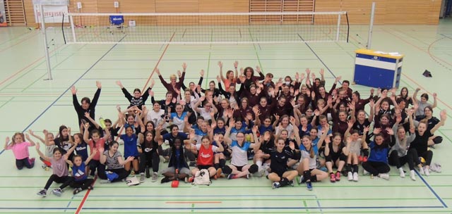 Die Spielerinnen von Volley Möhlin verabschieden sich aus einer langen Saison. Foto: zVg