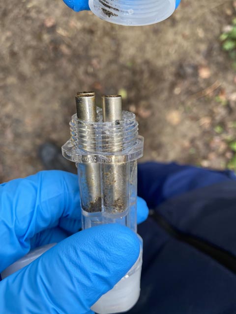 Munition, Sprengkapseln und eine Waffe aufgefunden. Foto: Kapo AG