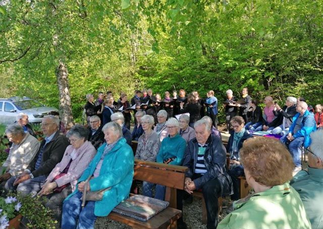 Maiandacht bei der Chorndlete-Kapelle. Foto: Andrea Schlienger