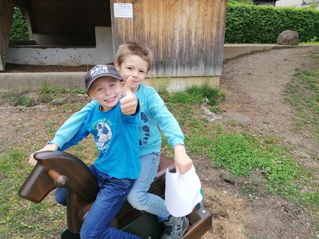 Daumen hoch: Das Kinderheim Brugg blickt auf ein erfolgreiches Jahr 2021 zurück. Foto: zVg