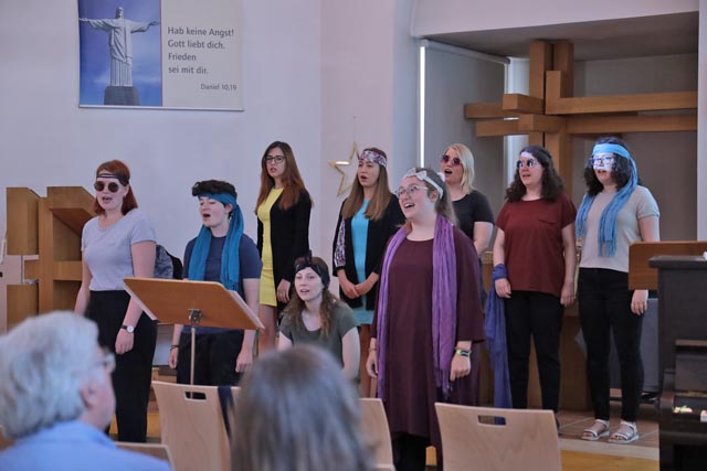 Darbietung der Jugendgruppe zum Thema «I hane Traum». Foto: Barbara Weilenmann
