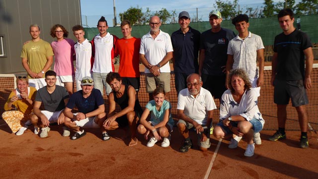 Die Sieger der Fricktaler-Tennismeisterschaften. Foto: zVg