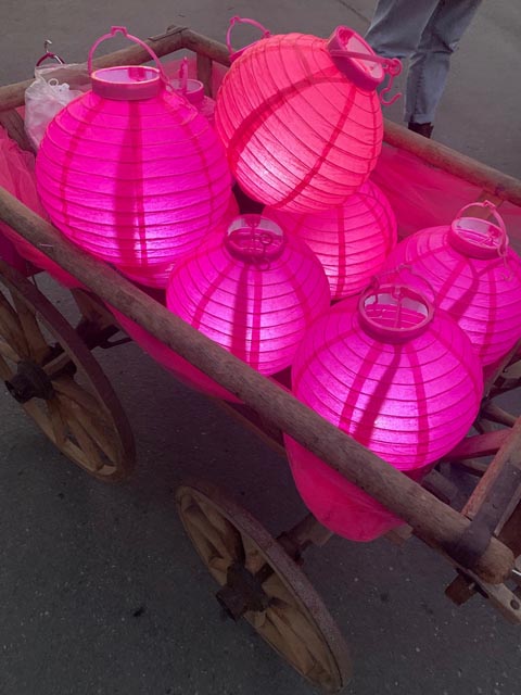 Krebsliga Aargau: Pinke Lichter für Brustkrebsbetroffene