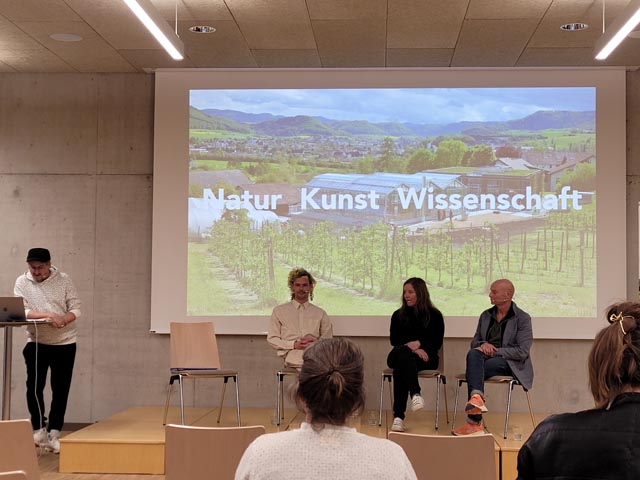 Der «Art Talk» mit Moderator Johannes M. Hedinger, Daniel Keller von Lithic Alliance, Sabina Lang von L/B und Bob Gramsma (von links). Foto: zVg