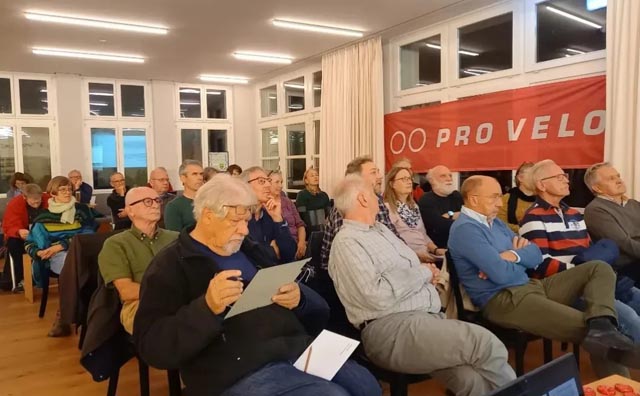 Gut besuchte Gründungsversammlung in der Stadtbibliothek Rheinfelden. Foto: zVg