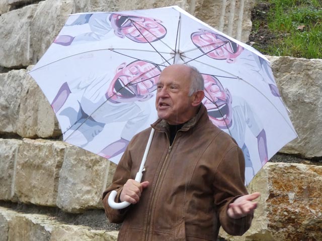 Freude über die Rückkehr einer «alten Bekannten», der Direktverbinung nach Frick, bei Kaistens Gemeindeammann Arpad Major. Foto: Jörg Wägli