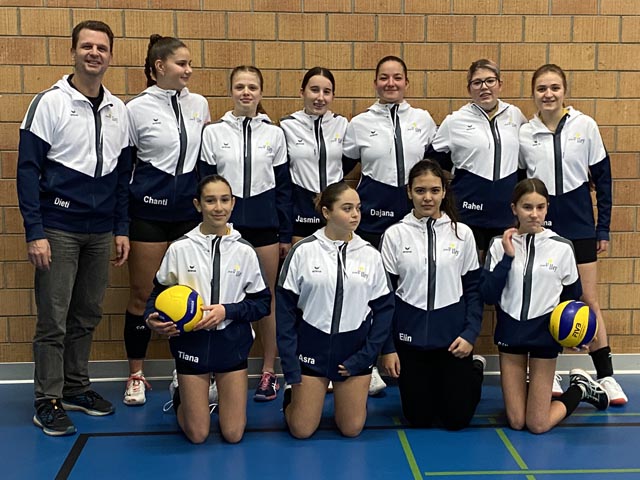 Die U19-Juniorinnen im neuen Trainingsanzug. Foto: zVg