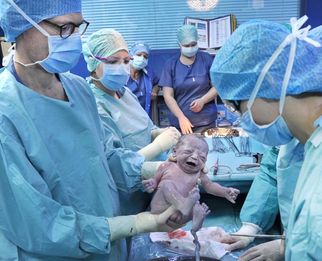 Wunder Geburt: Im KSB kamen dieses Jahr bisher 1639 Babys zur Welt. Foto: KSB/Stefan Wey