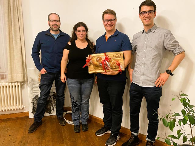 Der Vorstand mit der neuen Präsidentin und dem zurückgetretenen Präsidenten: Mevion Oertli, Michaela Sacher, Simon Sacher, Mario Hürbin (v.l.). Foto: zVg