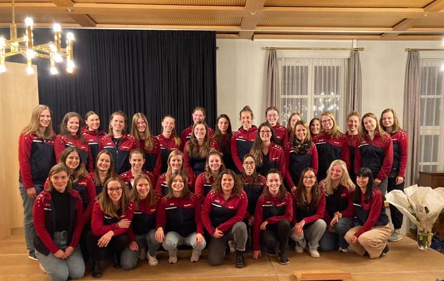 (oben) Gruppenfoto des Damenturnvereins Wölflinswil Foto: zVg