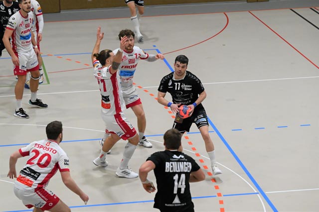 Jonathan Ulmer im Angriff. Foto: Christine Steck