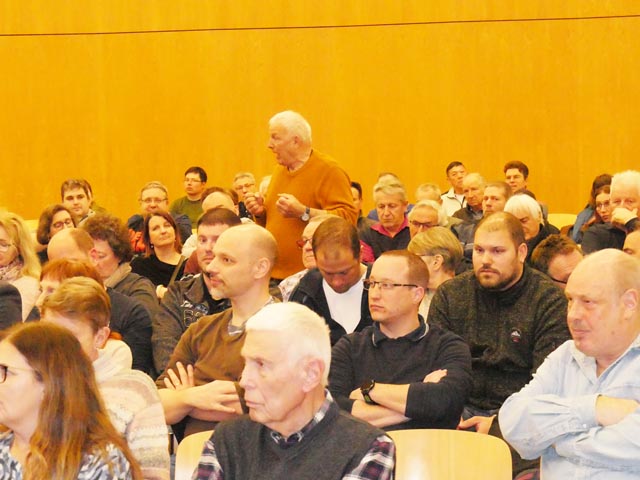 Es gab zahlreiche Wortmeldungen in der Diskussion. Foto: Jörn Kerckhoff