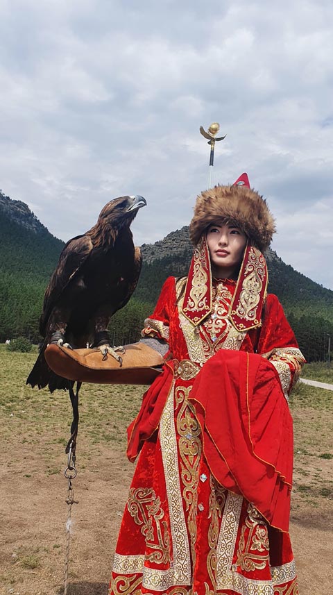 Traditionell: Assel Abilseitova stammt aus Kasachtstan. Foto: zVg