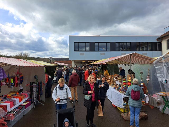 Oeschgen stand ganz im Zeichen des Schlössli-Märts. Foto: zVg