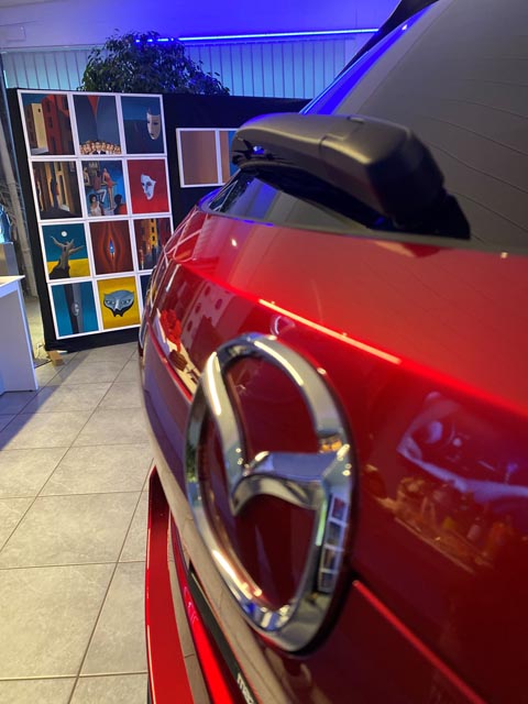 Die Mazda Wendelspiess GmbH und Künstler Ernst Scheidegger luden ein. Foto: zVg