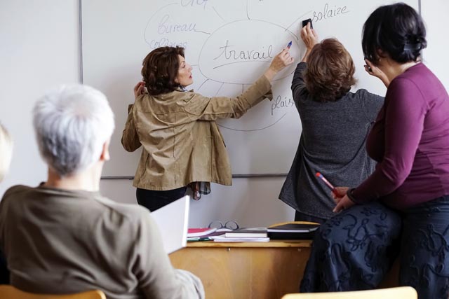 Gemeinsames Lernen macht Spass und bringt neue und erfrischende Begegnungen. Foto: istock