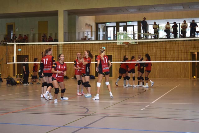 Spielfeld mit Galerie im Hintergrund. Foto: zVg