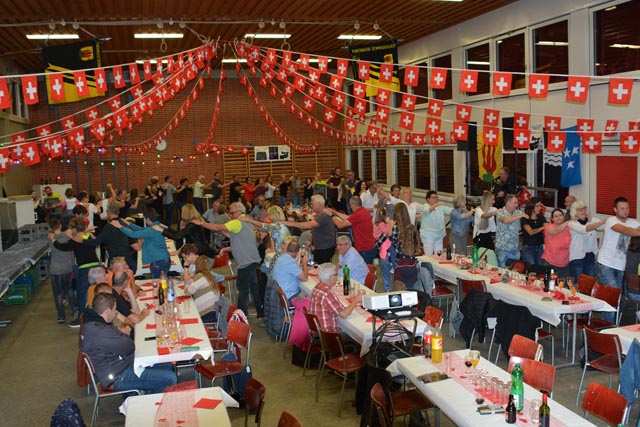 Polonaise in der Festhalle. Foto: zVg