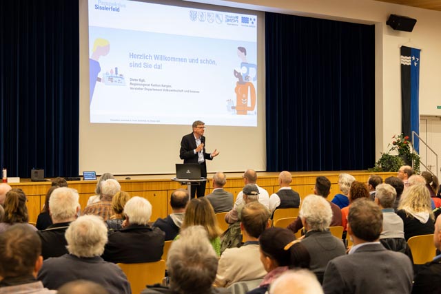 Regierungsrat Dieter Egli stand Red und Antwort. Foto: Edward von Niederhäusern