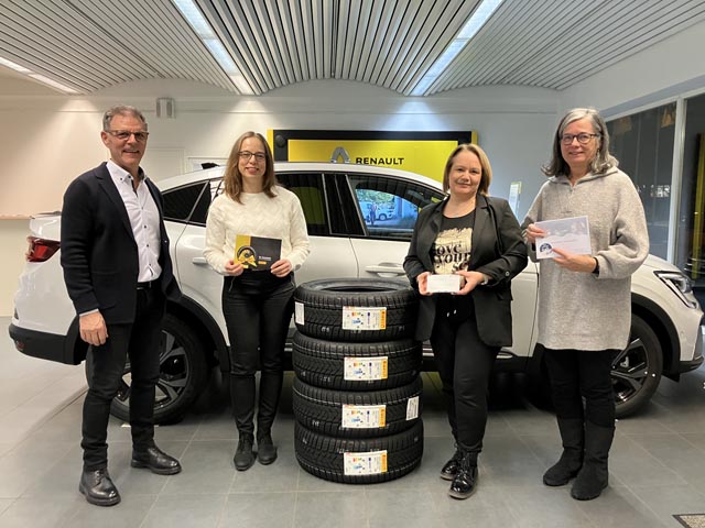 Bild (von links): Heinz Frei, Jeannette Stäuble, Claudia Erne und Marta Neukom. Foto: zVg