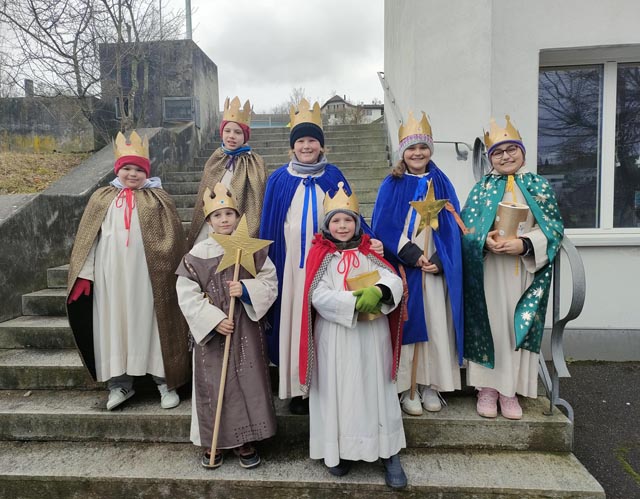  Sternsingerschar in Zeihen und Effingen unterwegs. Foto: Claudia Birri