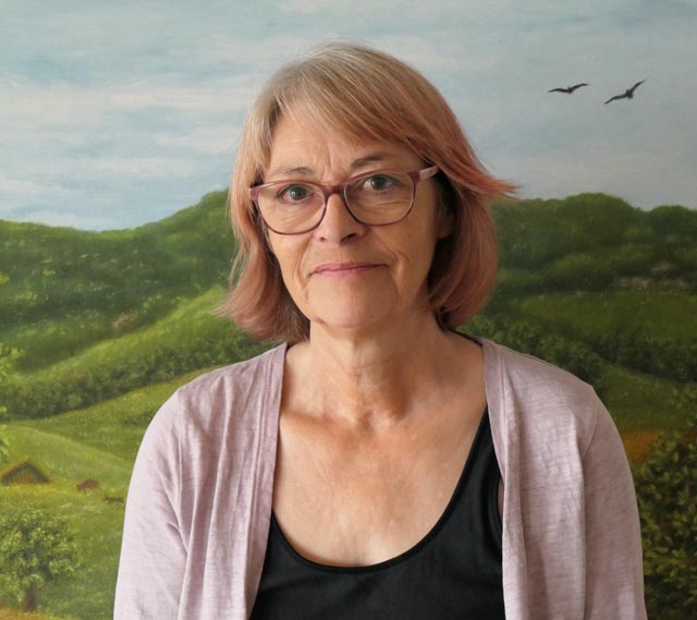 24 02 BilderausstellungPortraitfoto Edith Burkhalter Portrait