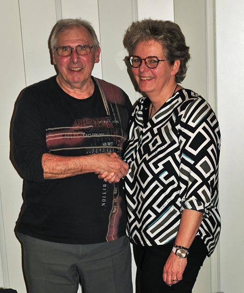 hrenpräsident Hans-Peter Kurzbein mit der neuen Präsidentin Gabriela Troller. Foto: zVg