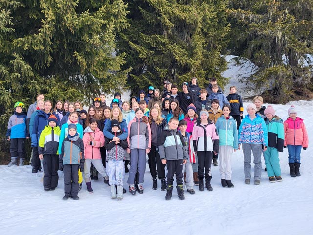 Alle Teilnehmenden kurz vor der Abreise. Foto: zVg