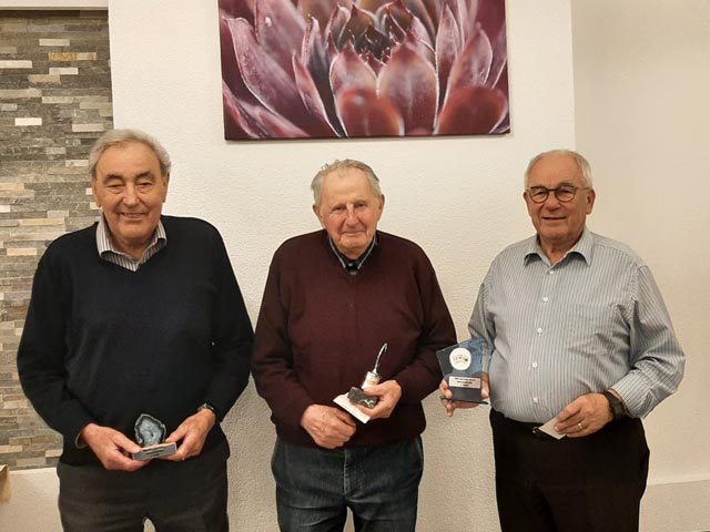 Das Siegertrio des Jassens (von links): 2. Tony Müller, 1. Rico Käser, 3.Viktor Erdin. Foto: Markus Lüthi