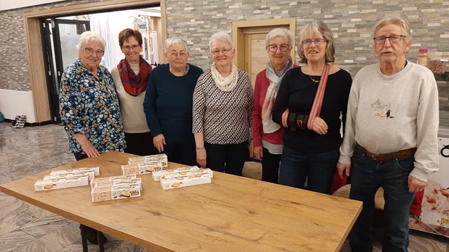 Sieben VeteranInnen verbrachten den Nachmittag mit anderen Gesellschaftsspielen. Foto: Markus Lüthi