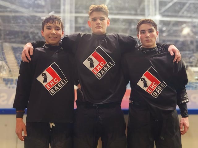 Die drei Fricktaler Eishockey-Talente (von links): Laurin Weiss, Noah Orlt, Sandro Ryser. Foto: zVg