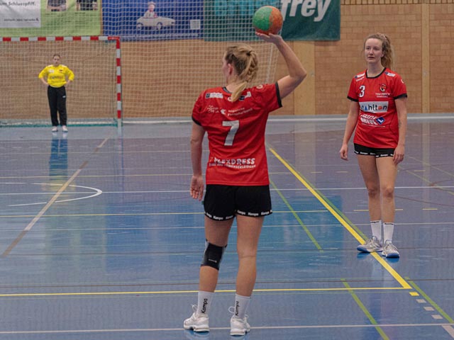 Die TSV-Frick-Spielerinn Tamara Treyer (mit dem Ball in der Hand). Foto: zVg