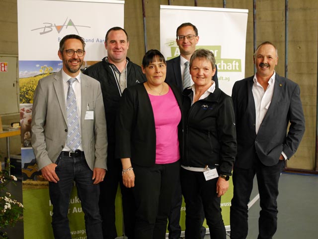 Präsident Christoph Hagenbuch und Geschäftsführer Ralf Bucher mit den neu gewählten Vorstandsmitgliedern sowie den beiden Ehemaligen (von links): Ralf Bucher, Patrik Huber, Andrea Hochuli, Christoph Hagenbuch, Myrtha Dössegger und Hans-Ueli Lüscher. Foto: zVg