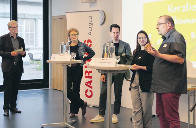 Podiumsdiskussion (von links):  Peter Moor (Journalist und Übersetzer), Ruth Treyer (Pro Senectute Aargau), Yannick Berner (URMA AG, Rupperswil), Catherine Egli, MLaw (Public Sector Law), Marcel Waldvogel. Foto: Nathalie Philipp