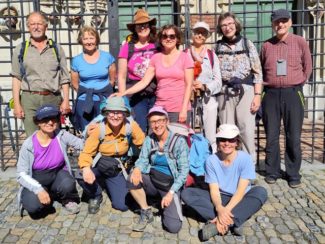 Die PiDie Pilgergruppe vor dem Berner Münster. Foto: zVglgergruppe. Foto: zVg
