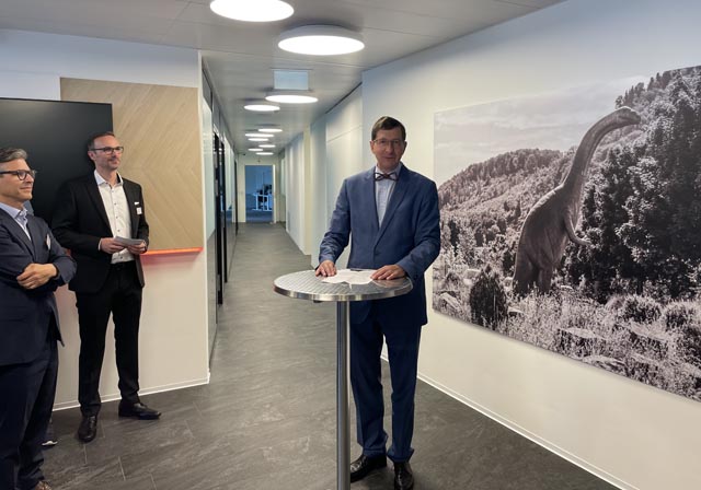 Von links: John Häfelfinger, CEO der BLKB, Jan Mathis, Leiter Region Fricktal, und Franz Ruder, Mitglied des Gemeinderats Frick. Foto: Lilia Staiger