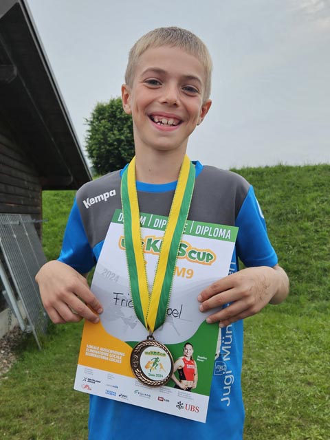 Joel Fricker auf dem 3. Platz in der Kategorie M9. Foto: zVg