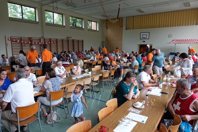Die Bundesfeier in der Mehrzweckhalle in Frick. Foto: Peter Schütz