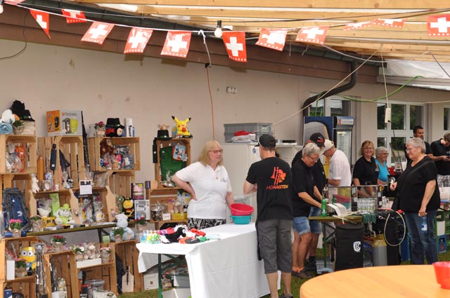 Selbst eine reichhaltige Tombola fehlte nicht. Foto: Jörg Wägli