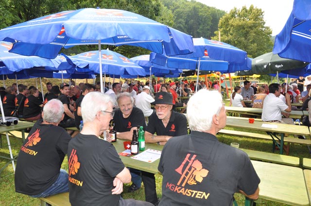 Die Besuchenden dankten «Üttlete 1297» mit einem grossen Aufmarsch. Fotos: Jörg Wägli