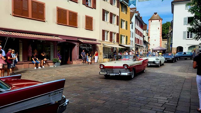 Rheinfelden: Oldtimer Corso durch die Altstadt