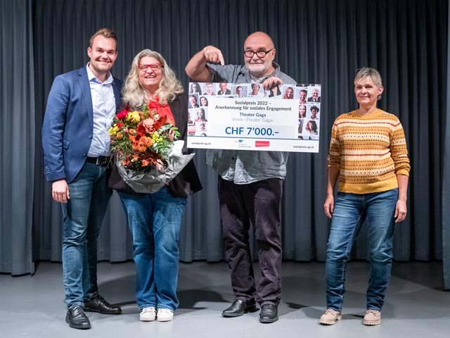 «Der Gewinn des Sozialpreises Aargau und die damit verbundene Anerkennung motiviert und bestätigt unsere ehrenamtliche Arbeit und die vielen Stunden, die wir seither in unser Projekt investieren»; Jeannine Theiler, Theater Gaga, 1. Platz Aargauer Sozialpreis 2022. Foto: Fabio Baranzini