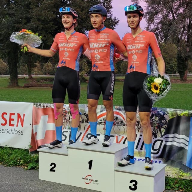 Podium Brugger Abendrennen Schlusswertung 2024. Foto: zVg: