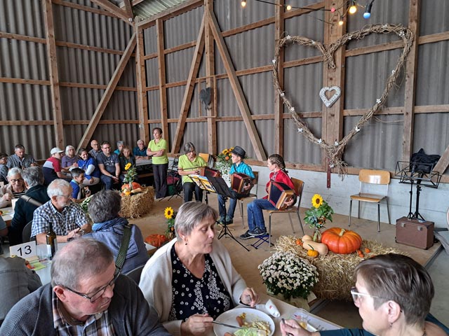 Stubete des Akkordeonorchesters Frick. Foto: Barbara Schmid