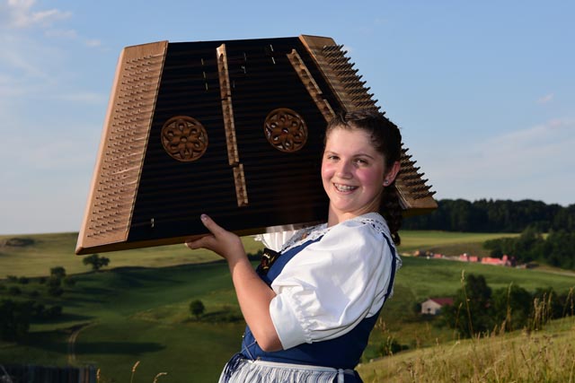 Anja Mettler aus Frick hat am Prix-Walo-Sprungbrett mit dem Spiel des Stücks «Erinnerungen an Zirkus Renz» alle überzeugt. Foto: zVg 