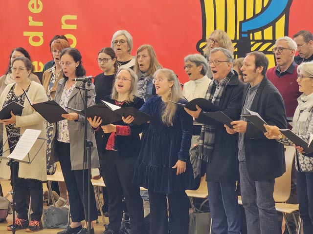 Die Musikgesellschaft Möhlin sowie die drei Kirchenchöre sorgten für eine würdige und fröhliche Stimmung. Foto: zVg