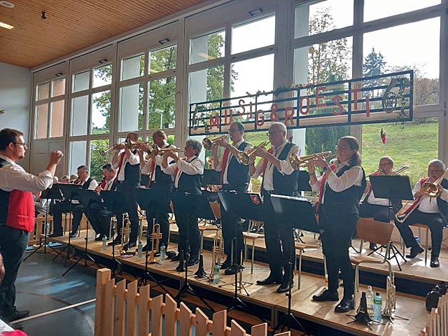 Die «Blaskapelle Rigispatzen» sorgte für eine fröhliche Stimmung. Foto: zVg